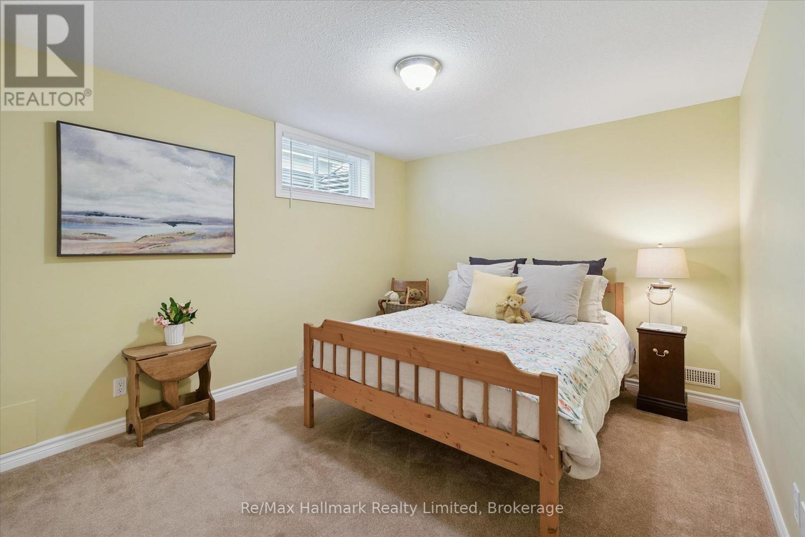 7 STONEHENGE COURT - 33