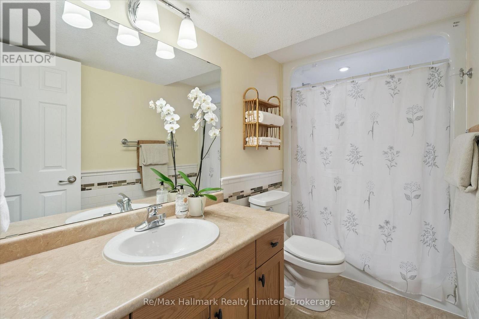7 STONEHENGE COURT - 35