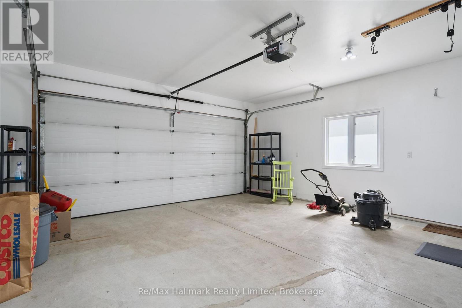 7 STONEHENGE COURT - 36