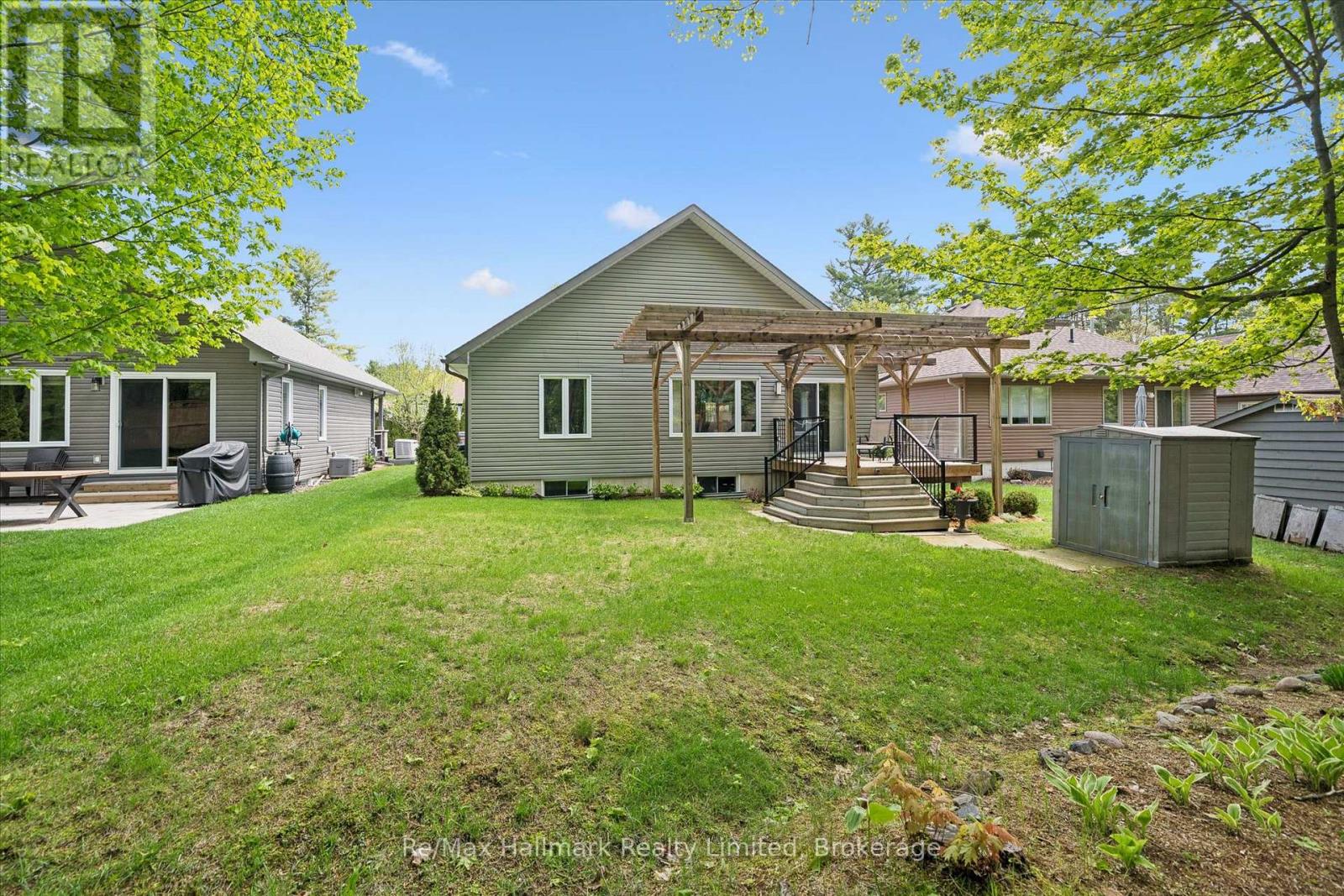 7 STONEHENGE COURT - 39