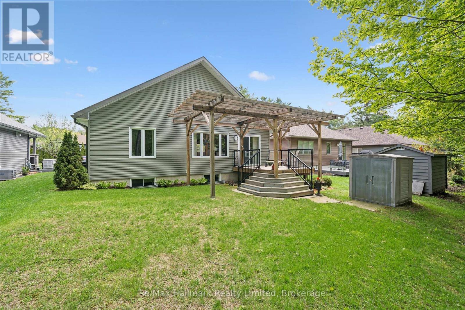7 STONEHENGE COURT - 4