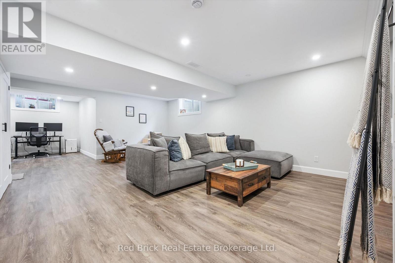 28 DAVISON DRIVE - 26