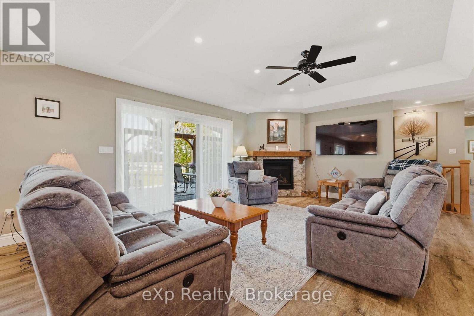 100 HARRIS CRESCENT - Image 10