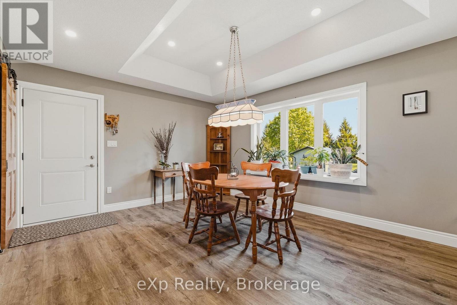 100 HARRIS CRESCENT - Image 13