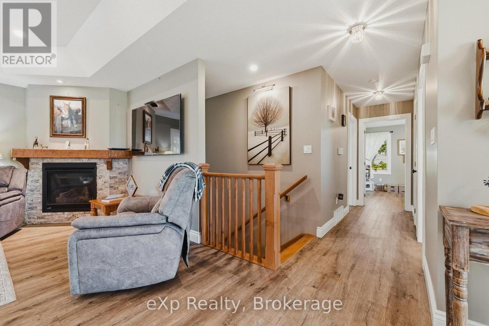 100 HARRIS CRESCENT - Image 21