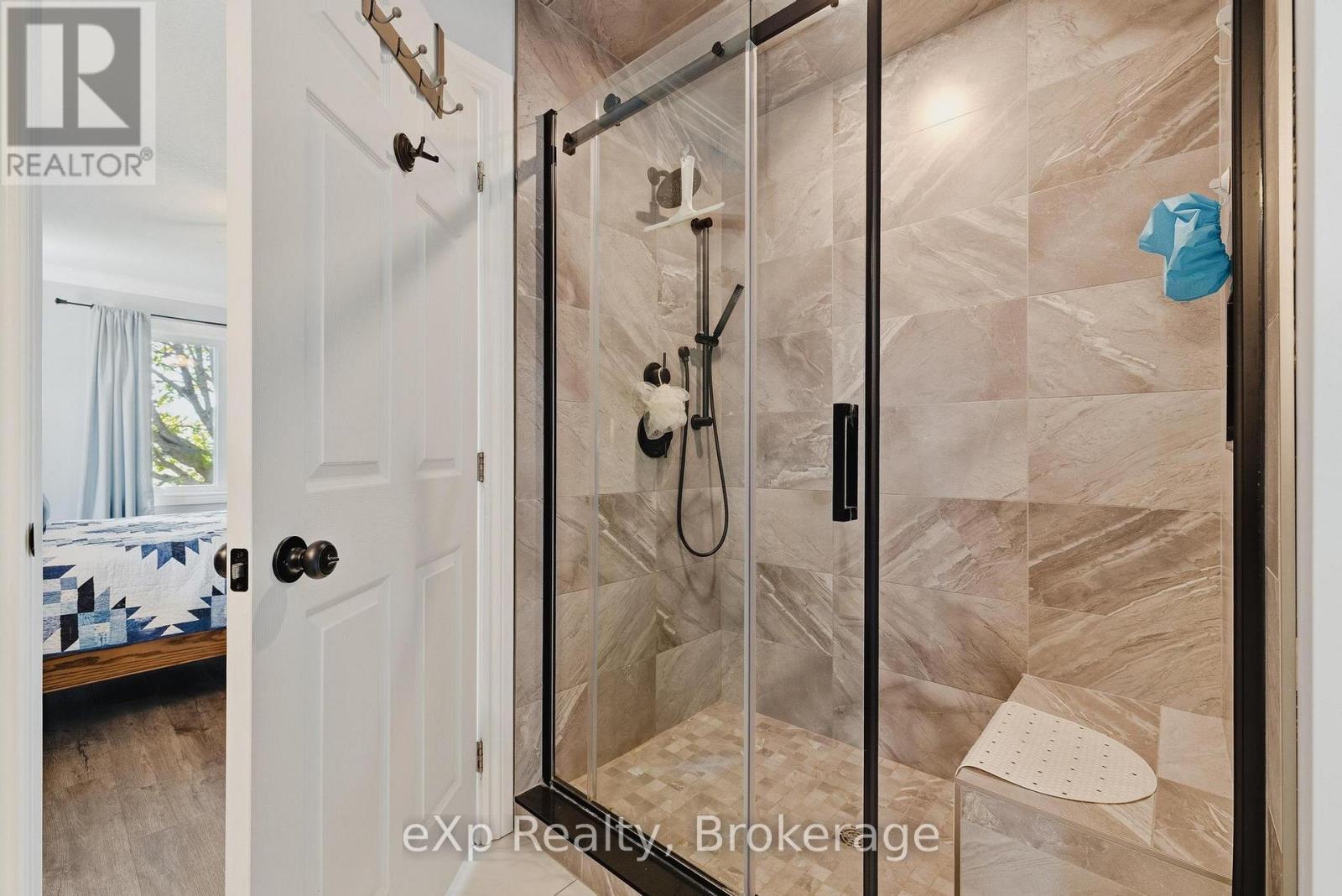 100 HARRIS CRESCENT - Image 26