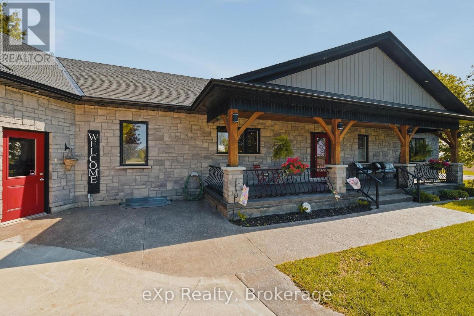 100 HARRIS CRESCENT - Image 4
