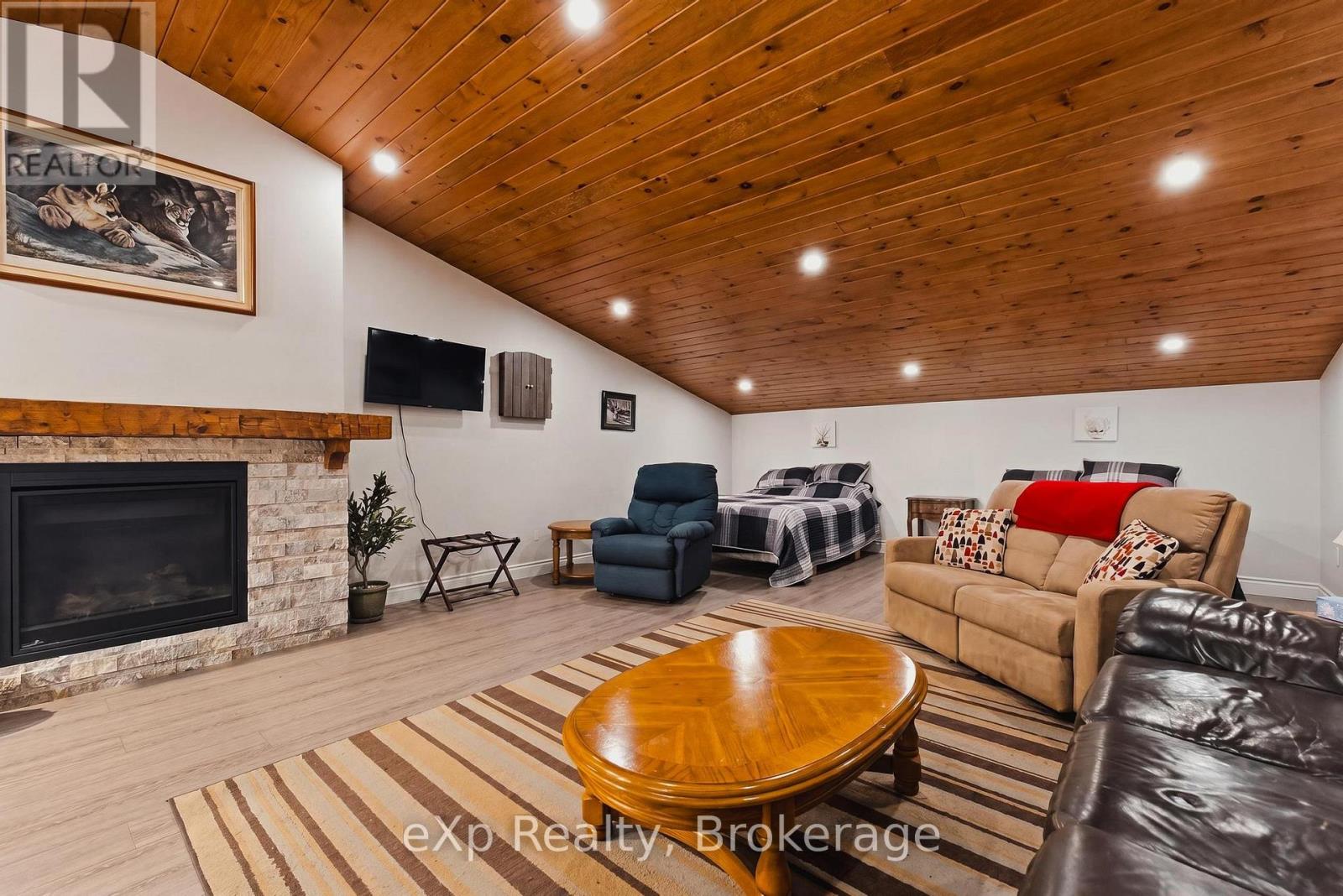 100 HARRIS CRESCENT - Image 41