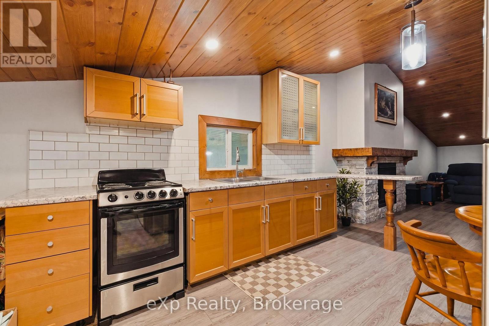 100 HARRIS CRESCENT - Image 43