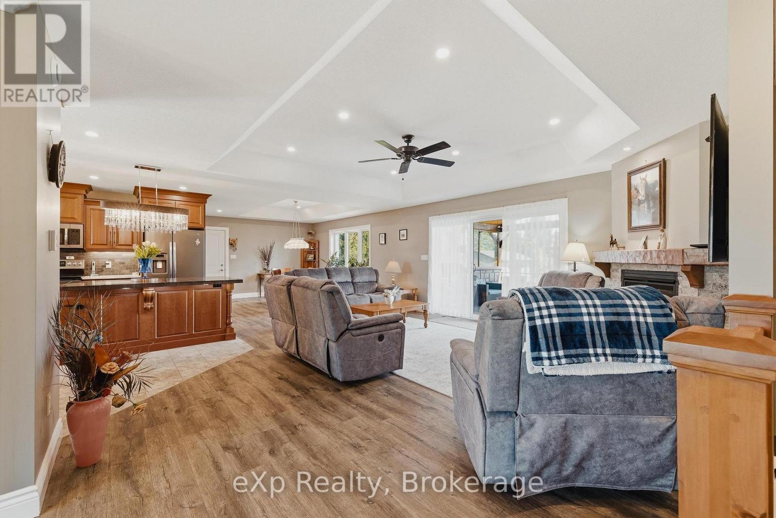 100 HARRIS CRESCENT - Image 6