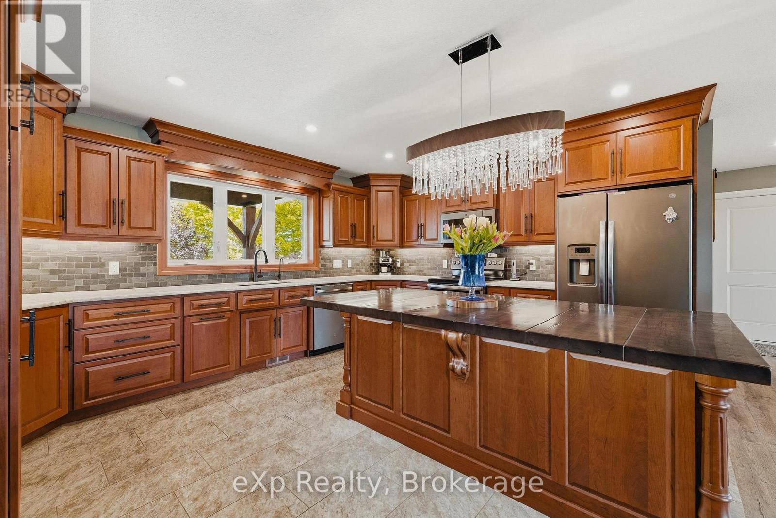 100 HARRIS CRESCENT - Image 7