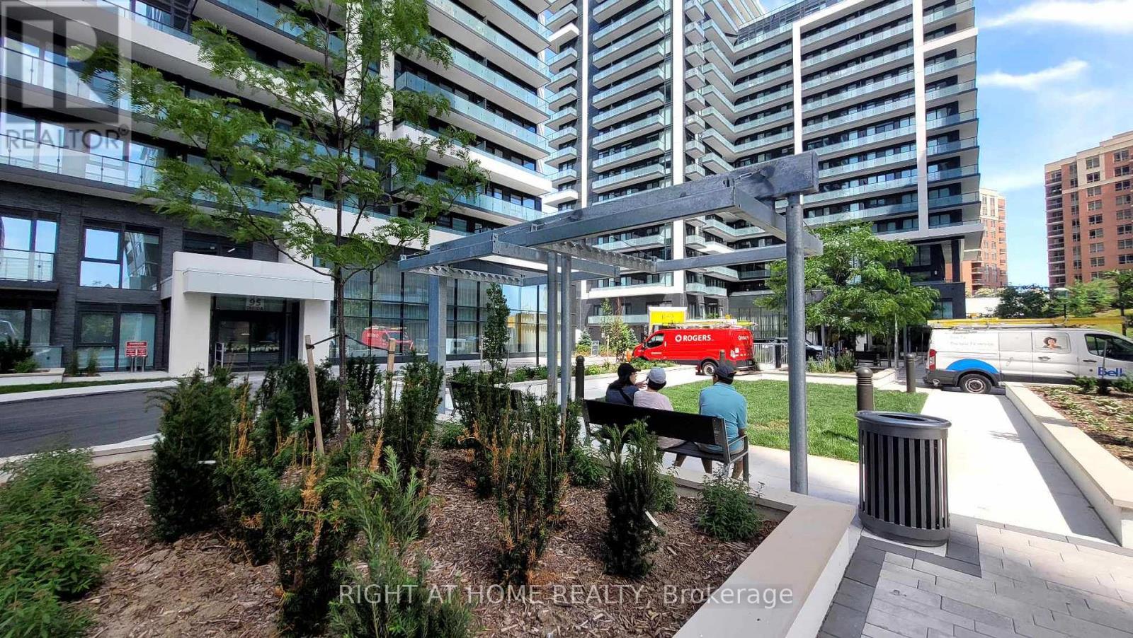 #PH12 95 ONEIDA CRESCENT - 23