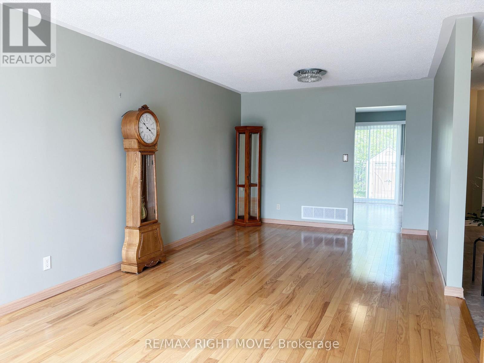 20 CHRISTINE PLACE - 4