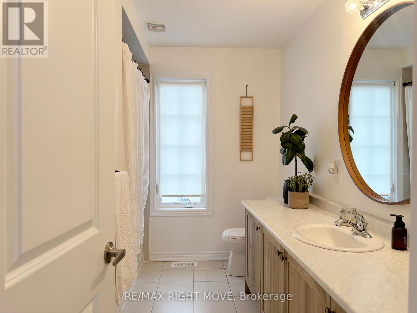 46 ATLANTIS DRIVE - 21
