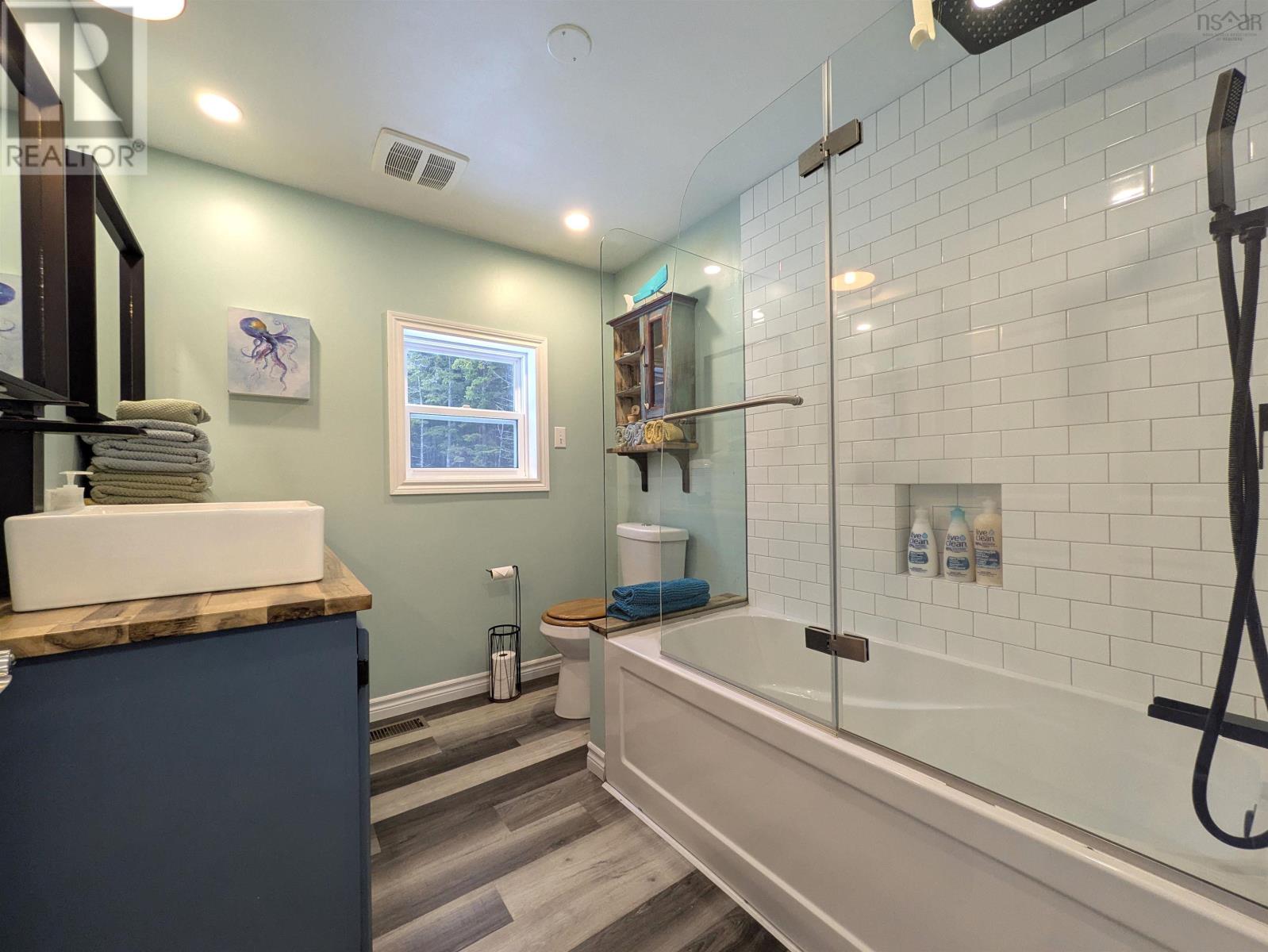 11813 Highway 217 - 10