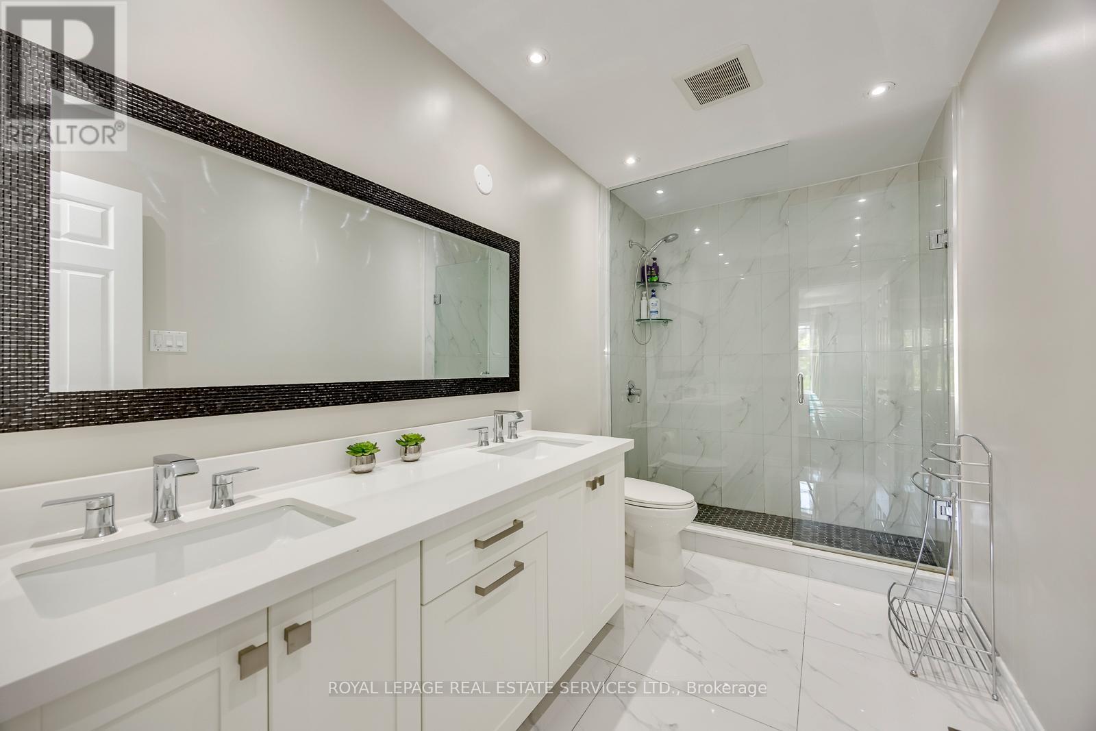 #15 2189 POSTMASTER DRIVE - 32