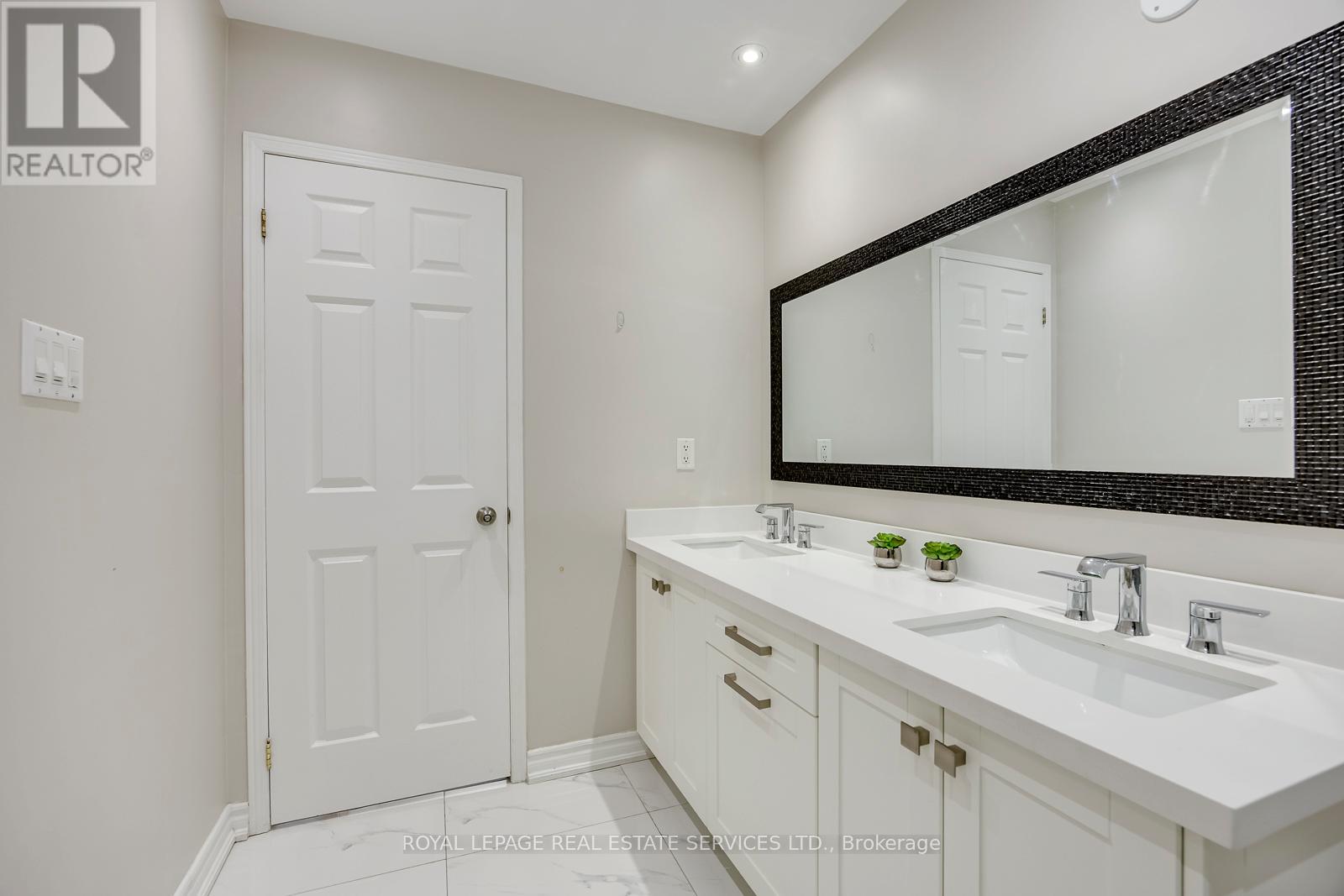 #15 2189 POSTMASTER DRIVE - 34