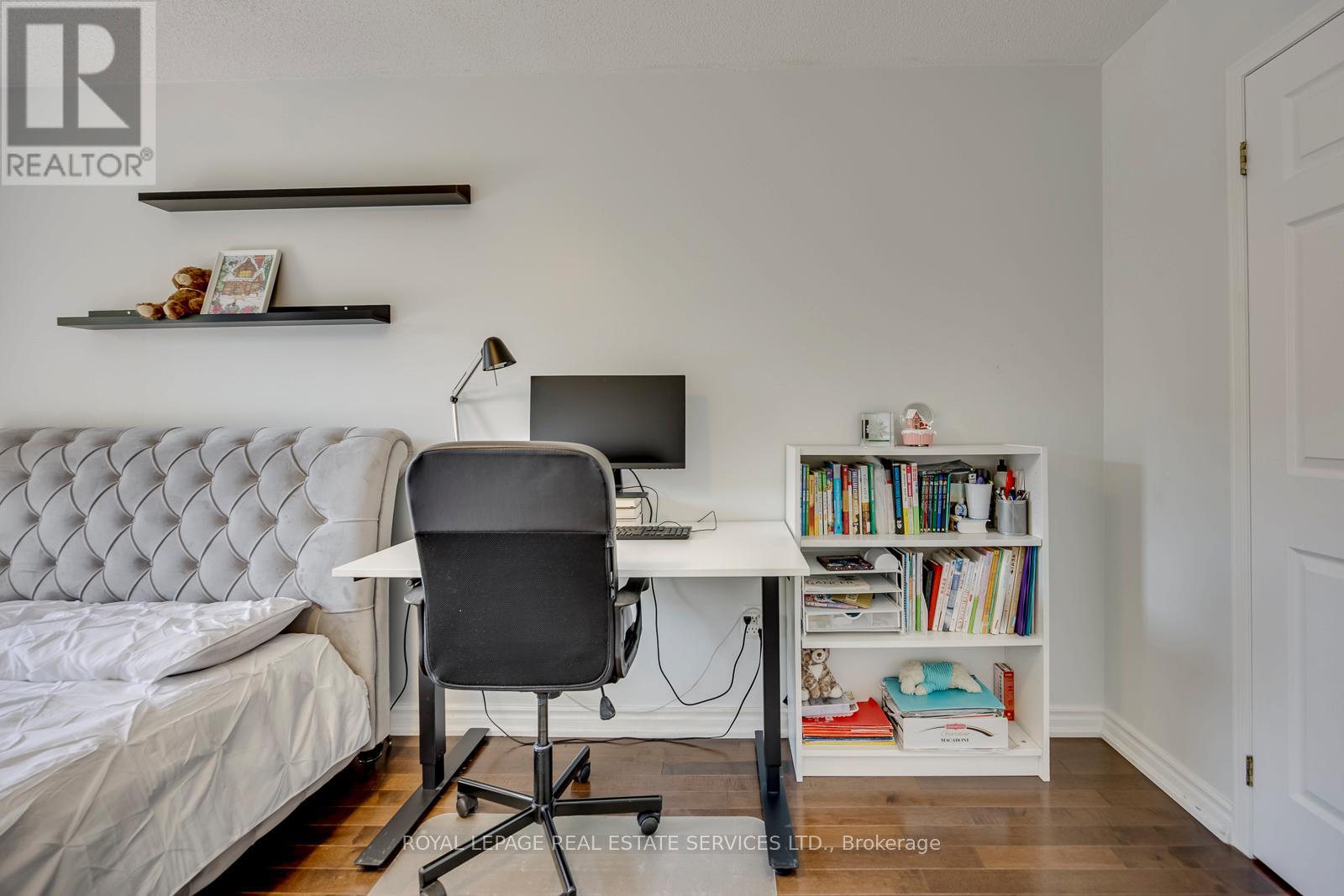 #15 2189 POSTMASTER DRIVE - 39