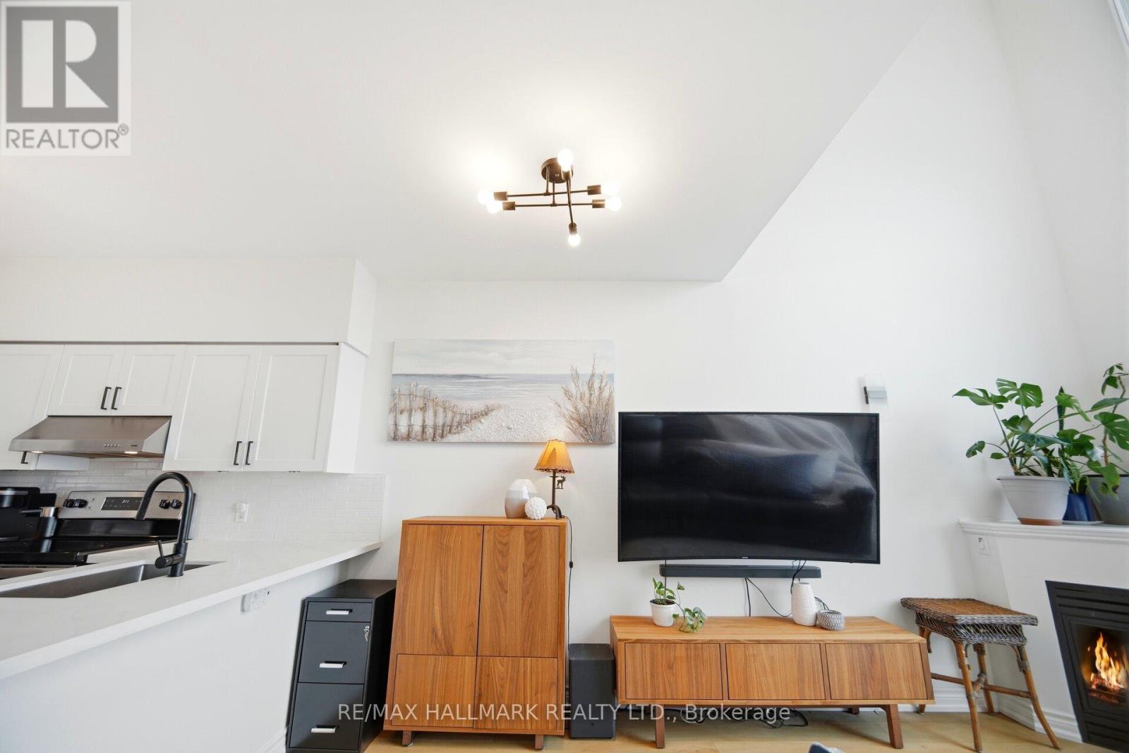 #624 200 MANITOBA STREET - 11