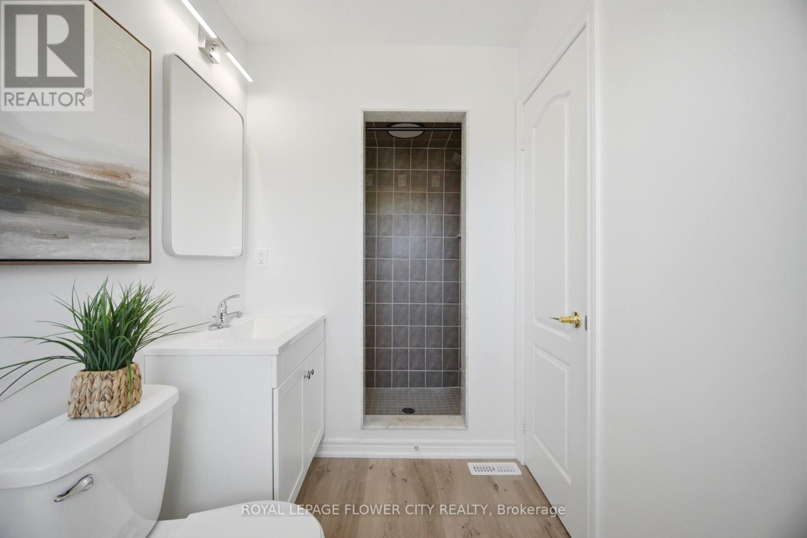 24 MARTREE CRESCENT - 27