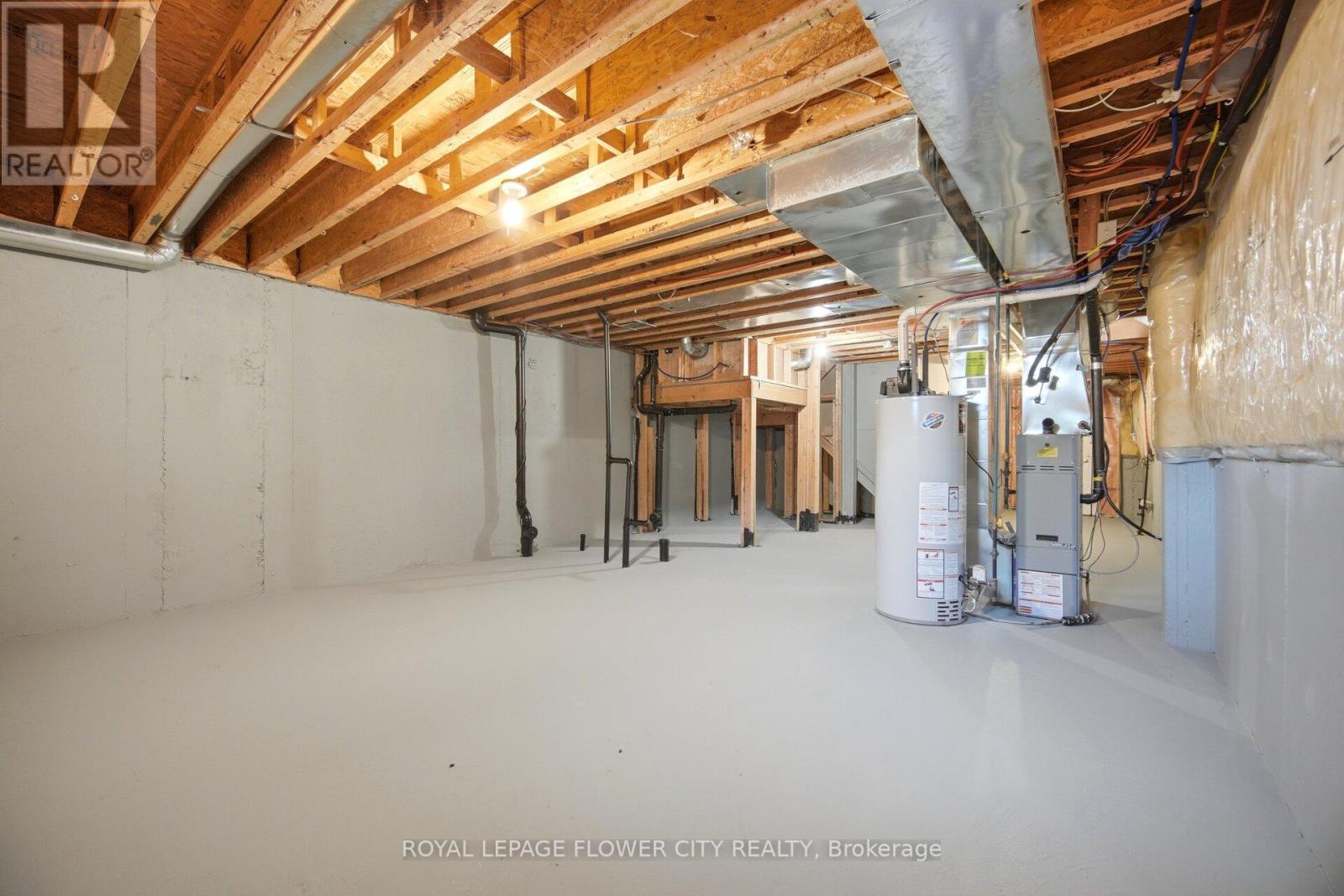 24 MARTREE CRESCENT - 39