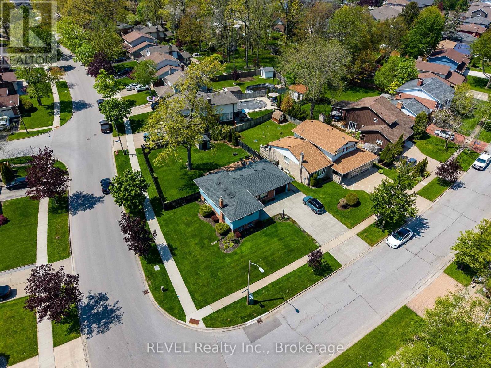 2675 WOODFIELD AVENUE - 5
