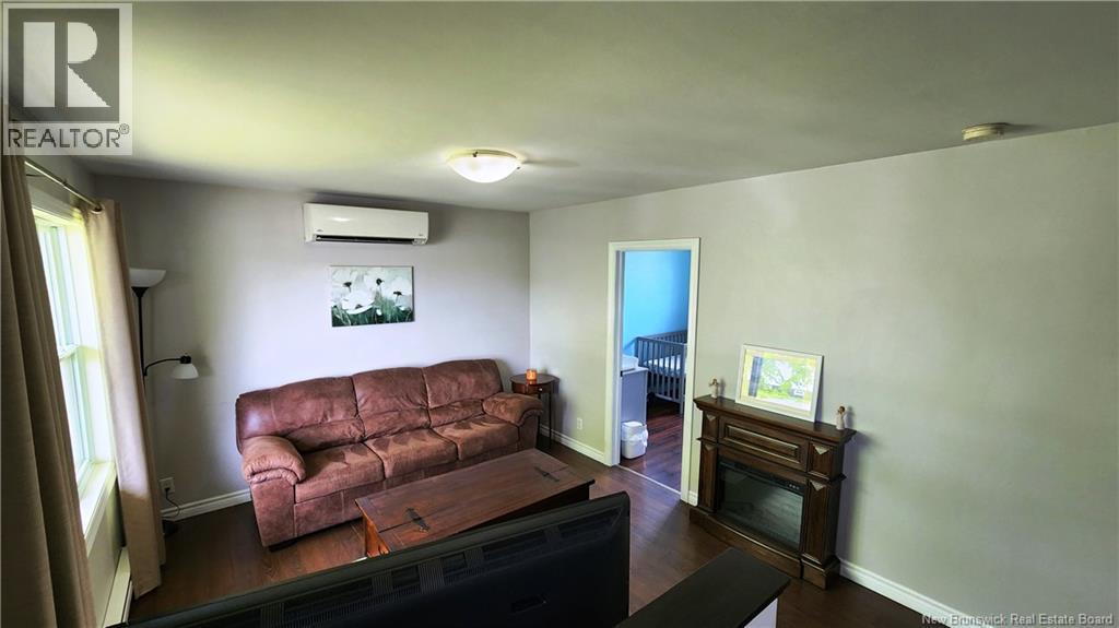 340 Beaconsfield Crescent - 12