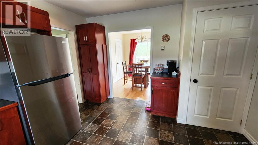 340 Beaconsfield Crescent - 26