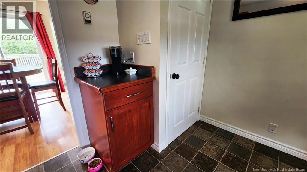340 Beaconsfield Crescent - 27