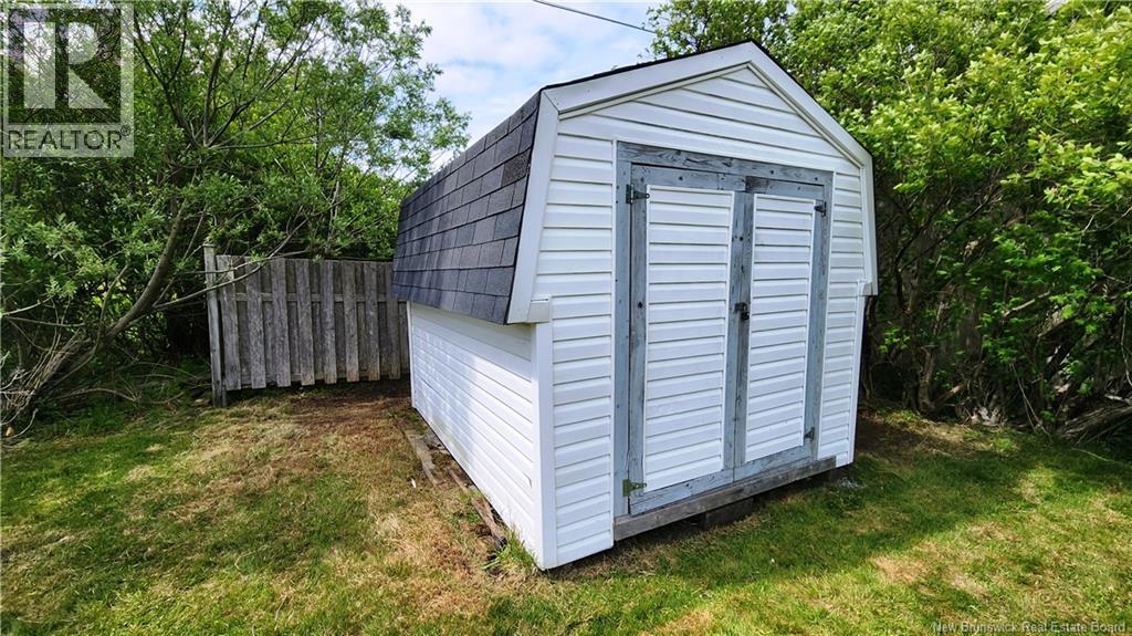 340 Beaconsfield Crescent - 8