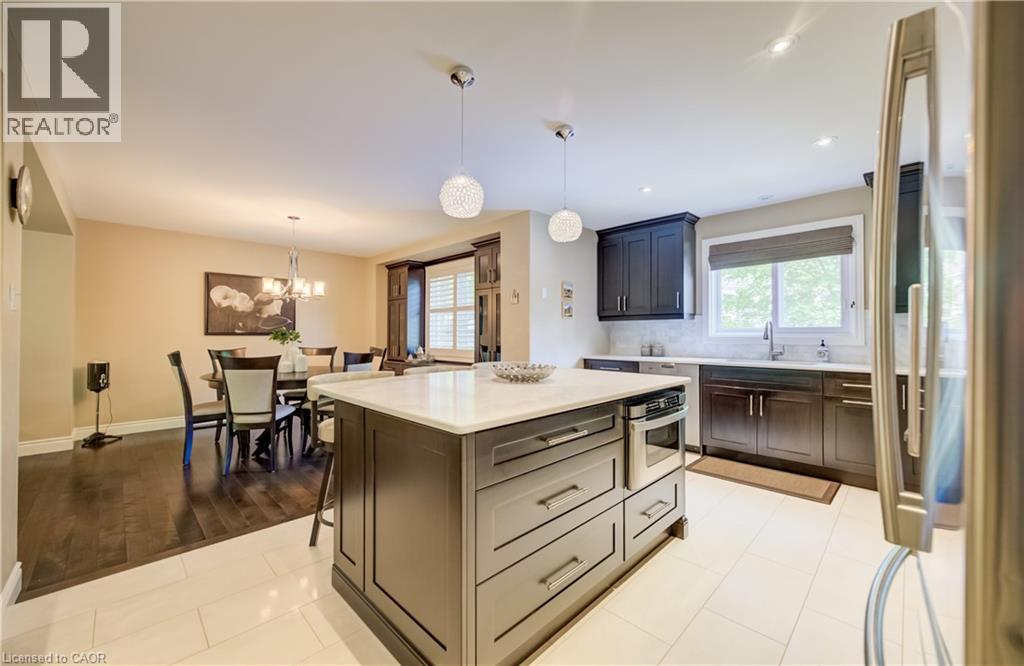 60 HUNTLEY Crescent - 13
