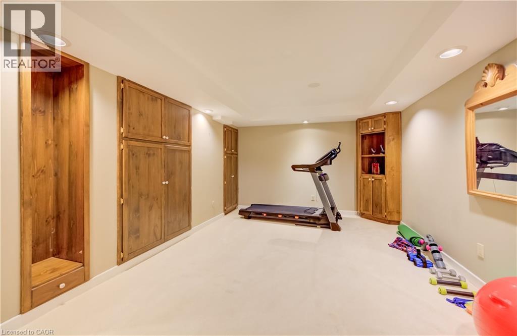 60 HUNTLEY Crescent - 35
