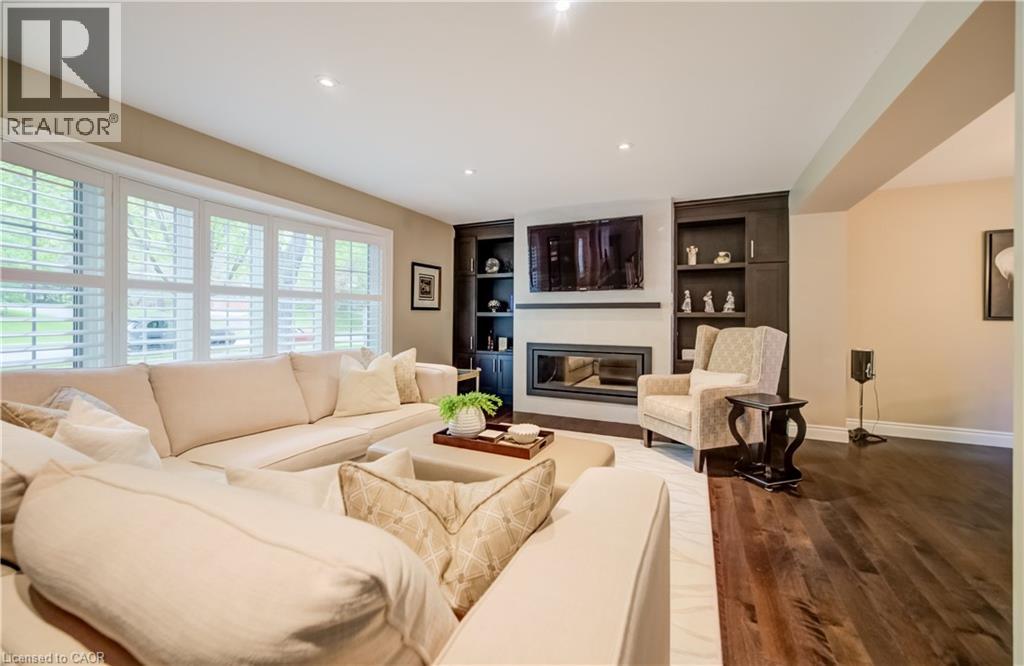 60 HUNTLEY Crescent - 7