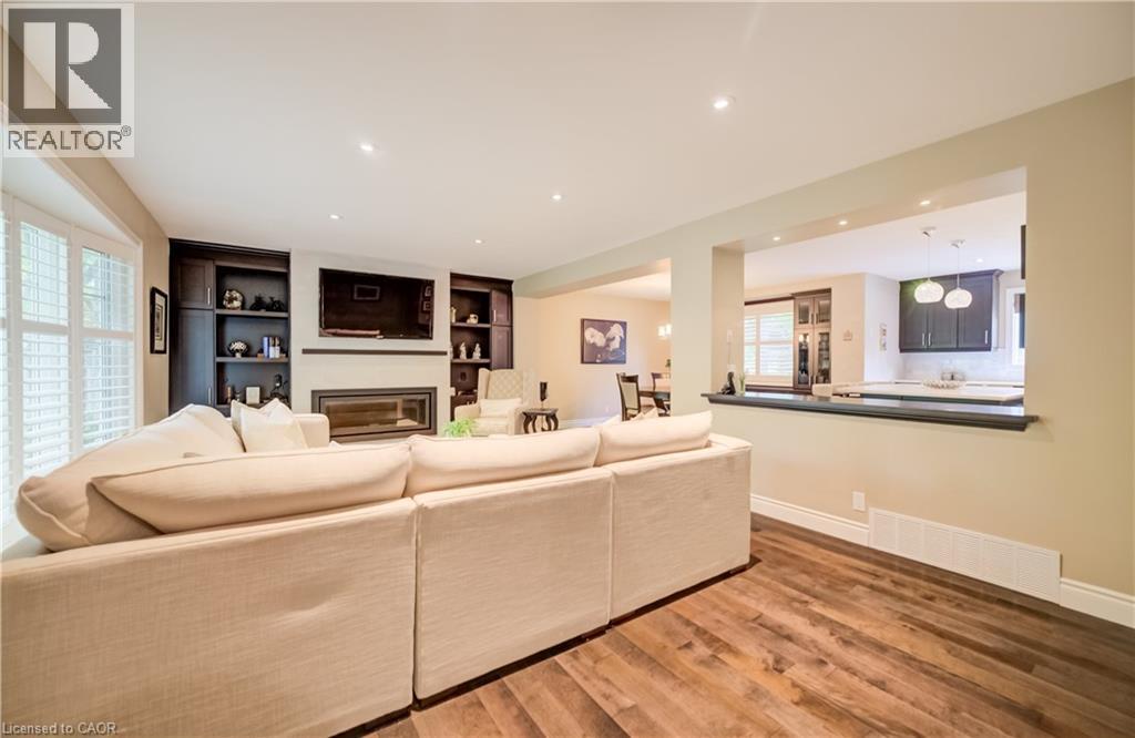 60 HUNTLEY Crescent - 6