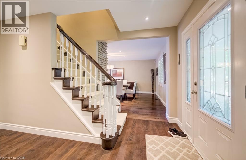 60 HUNTLEY Crescent - 5