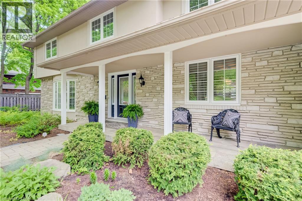60 HUNTLEY Crescent - 4