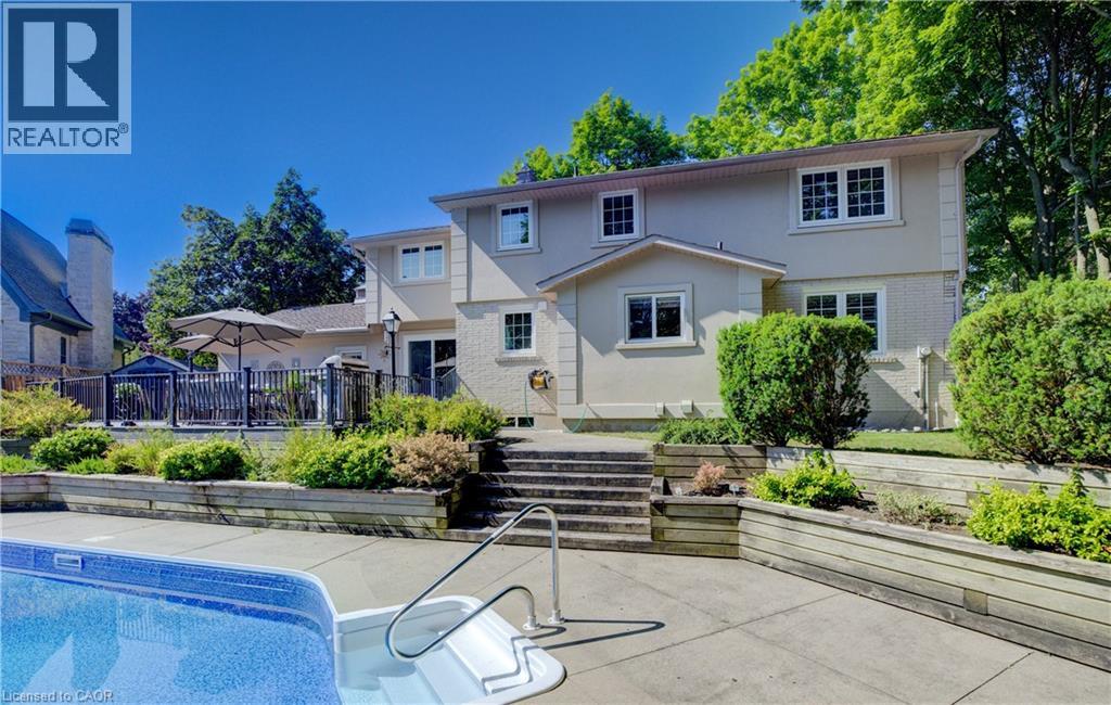 60 HUNTLEY Crescent - 43