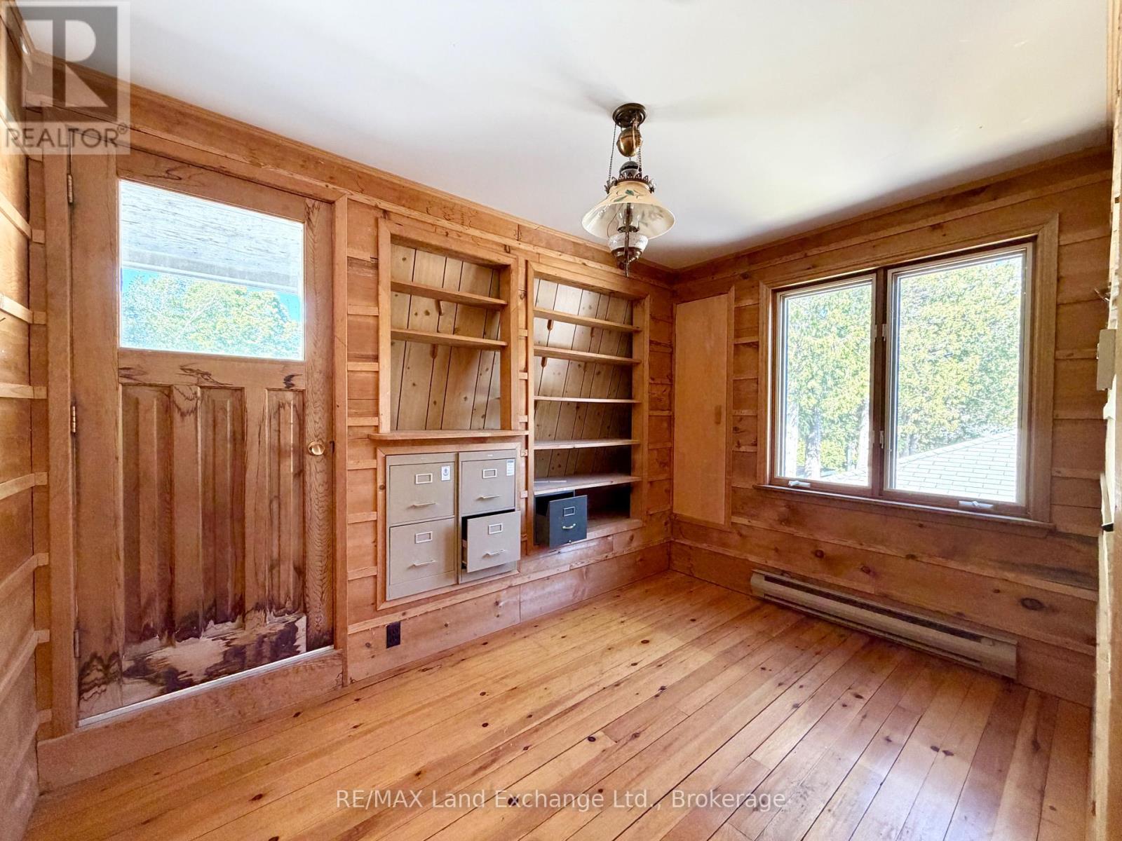 66 CHANTRY VIEW DRIVE - 18