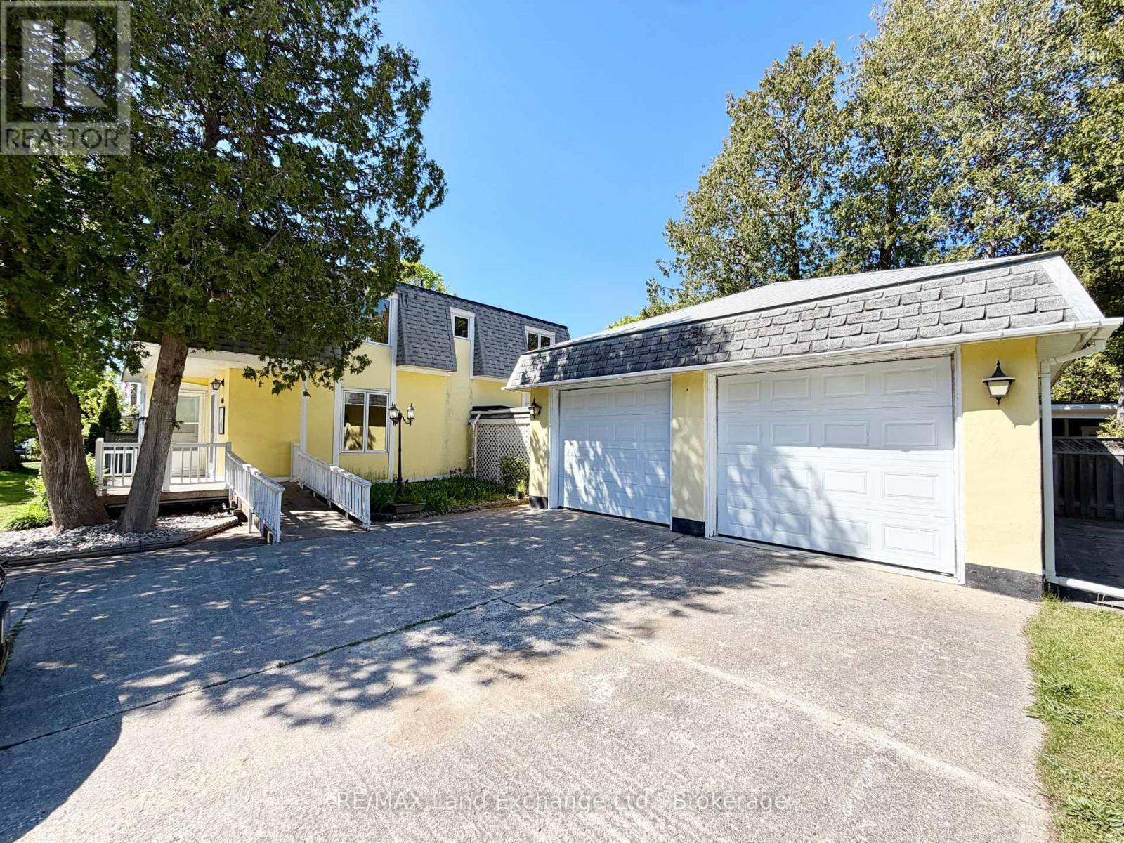 66 CHANTRY VIEW DRIVE - Image 2