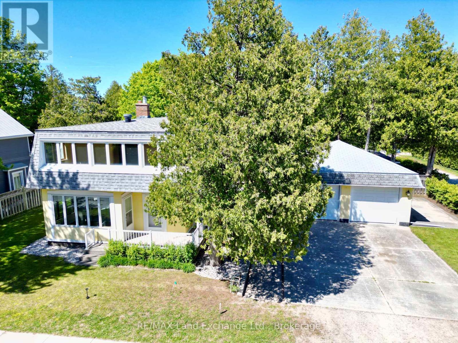 66 CHANTRY VIEW DRIVE - 27