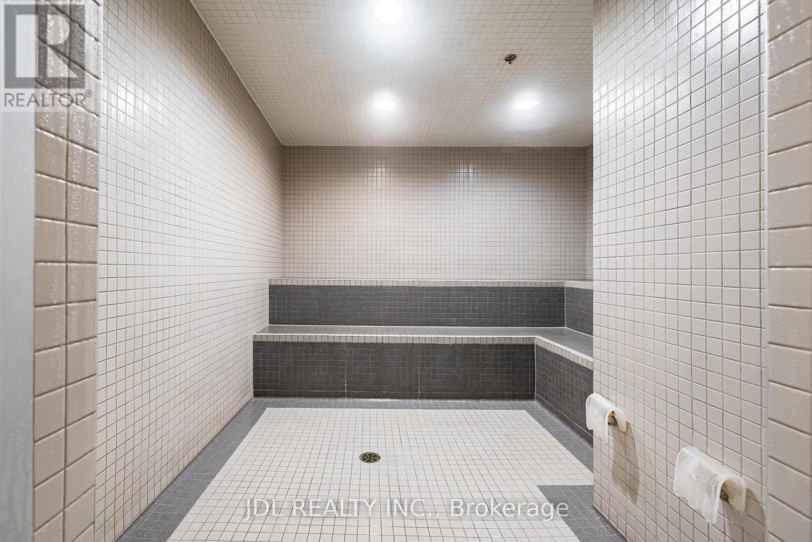 #4006 16 HARBOUR STREET - 19