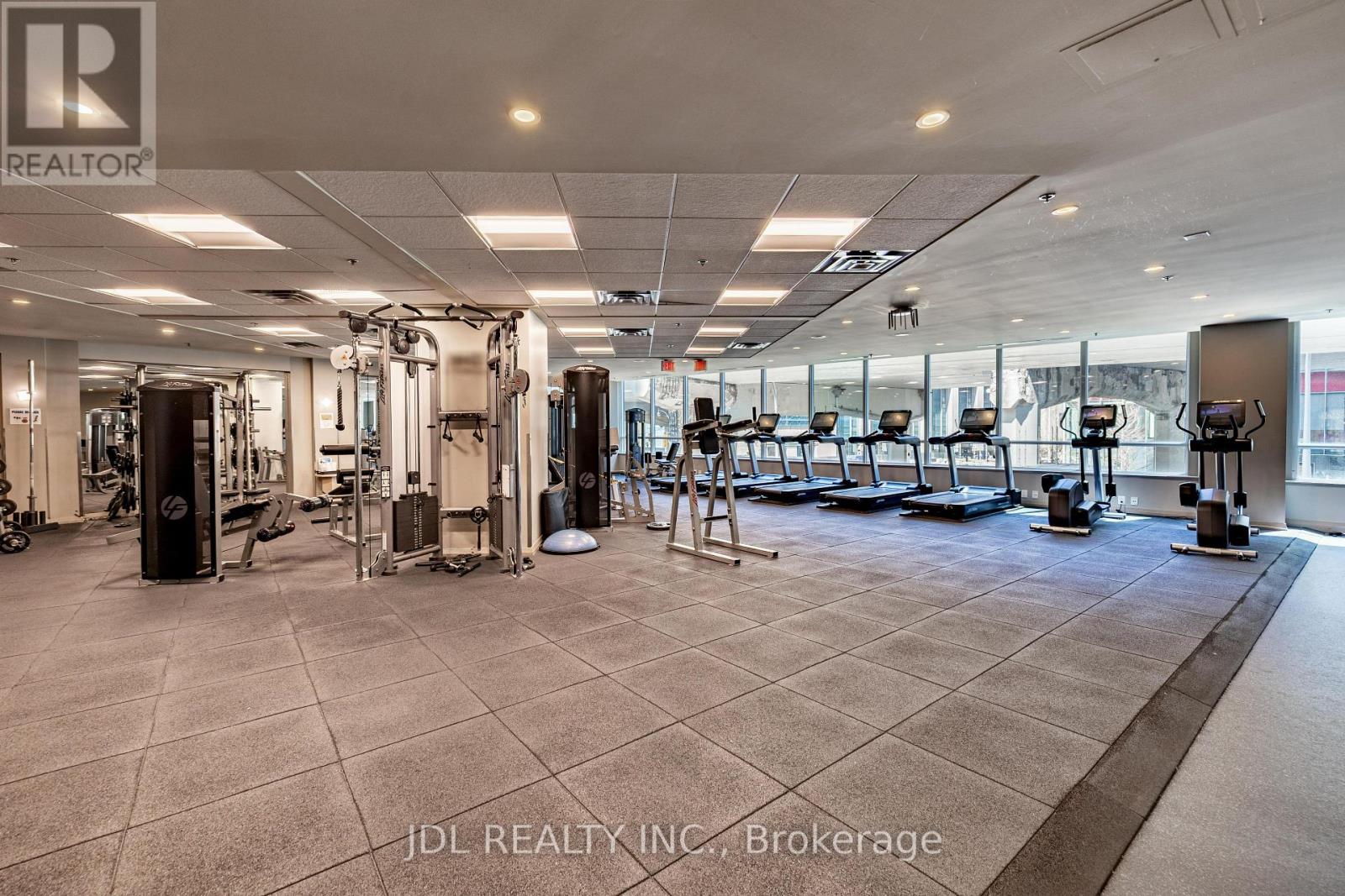 #4006 16 HARBOUR STREET - 22