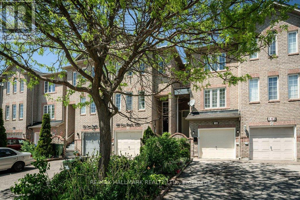Listing photo of 140 CONN SMYTHE DRIVE