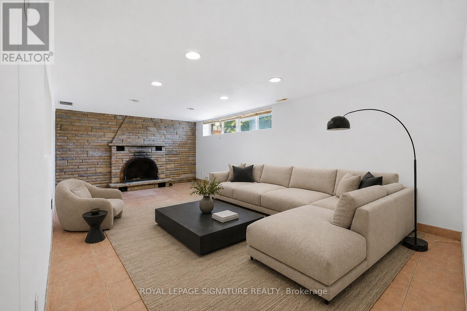 37 IVORWOOD CRESCENT - 21
