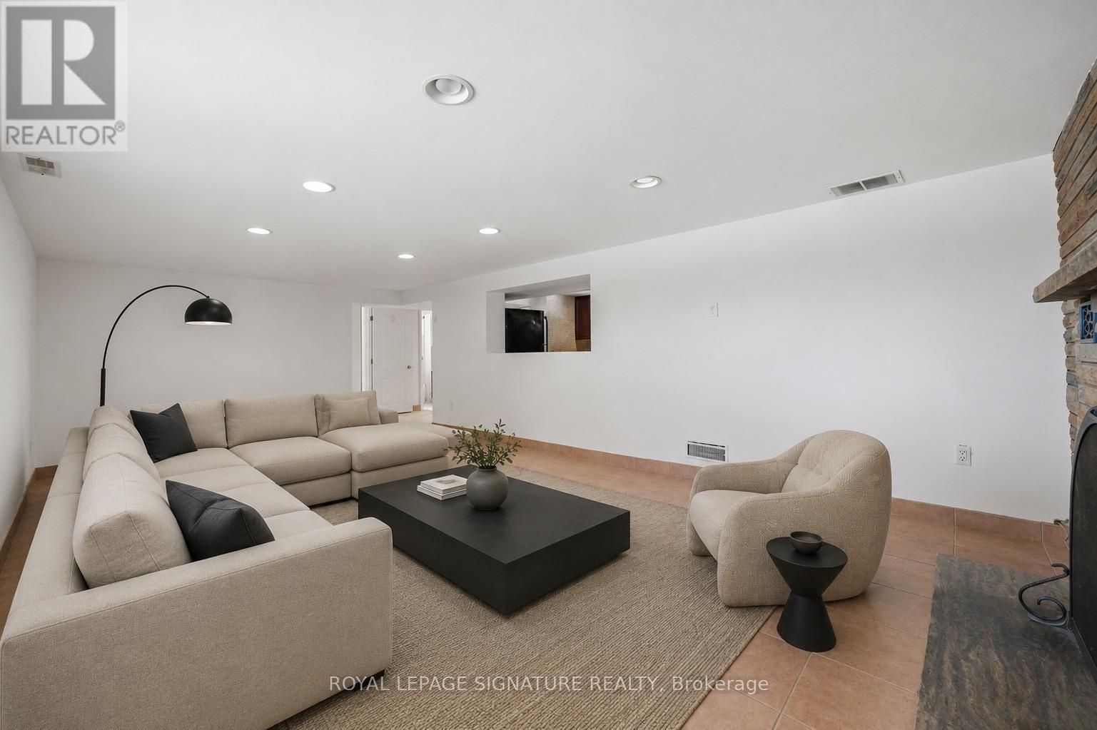 37 IVORWOOD CRESCENT - 24