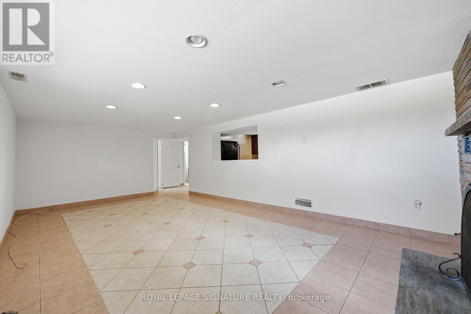37 IVORWOOD CRESCENT - 25