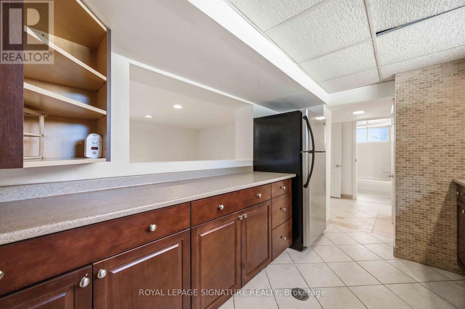 37 IVORWOOD CRESCENT - 27