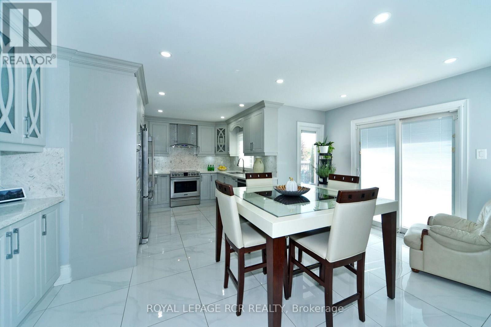 3 JACKMAN CRESCENT - 16