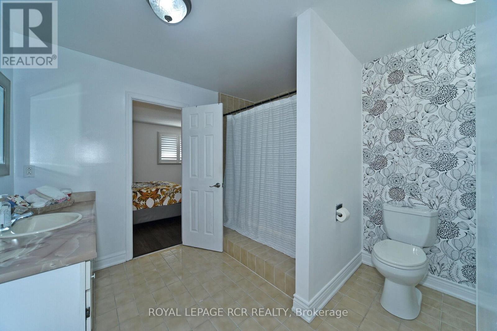 3 JACKMAN CRESCENT - 26