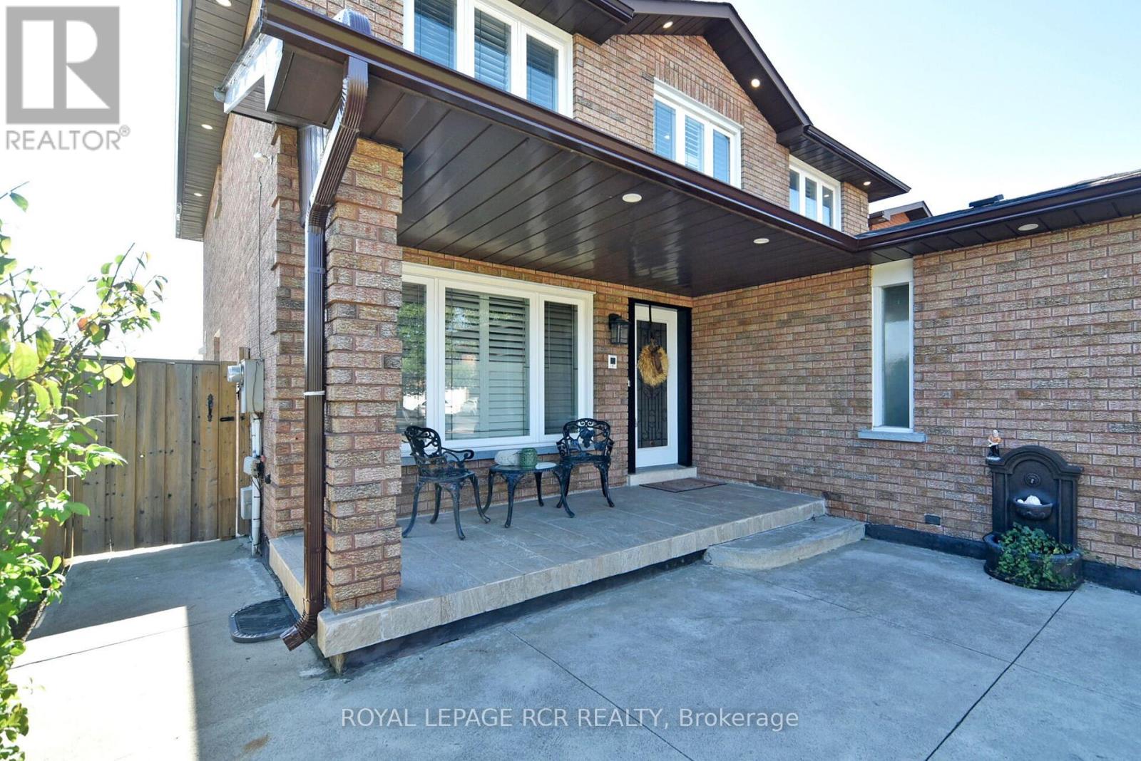 3 JACKMAN CRESCENT - 33